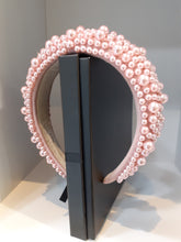 Load image into Gallery viewer, Pearl statement hairbands
