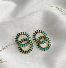 Load image into Gallery viewer, Two circles  startment earrings
