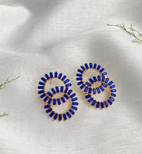 Load image into Gallery viewer, Two circles  startment earrings
